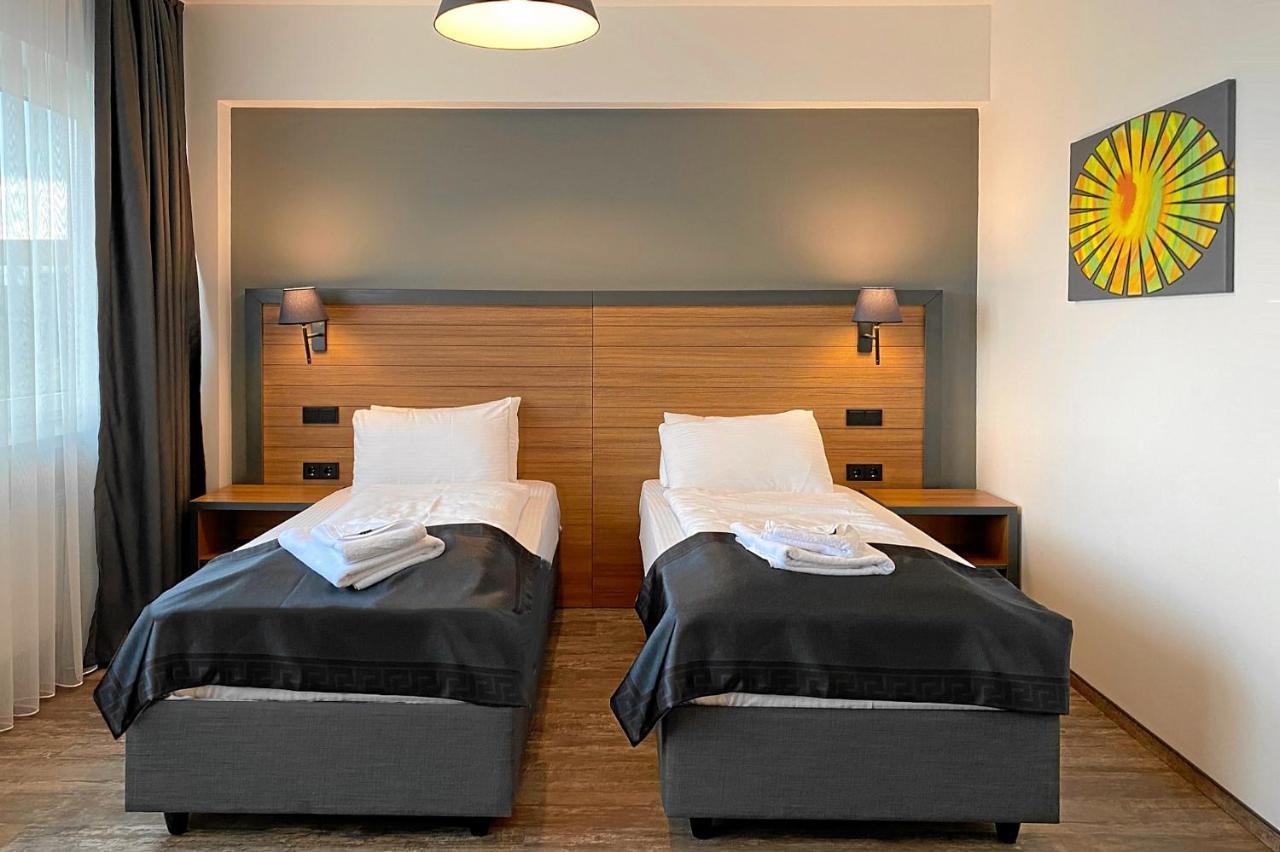 Hotel MB Hotel *