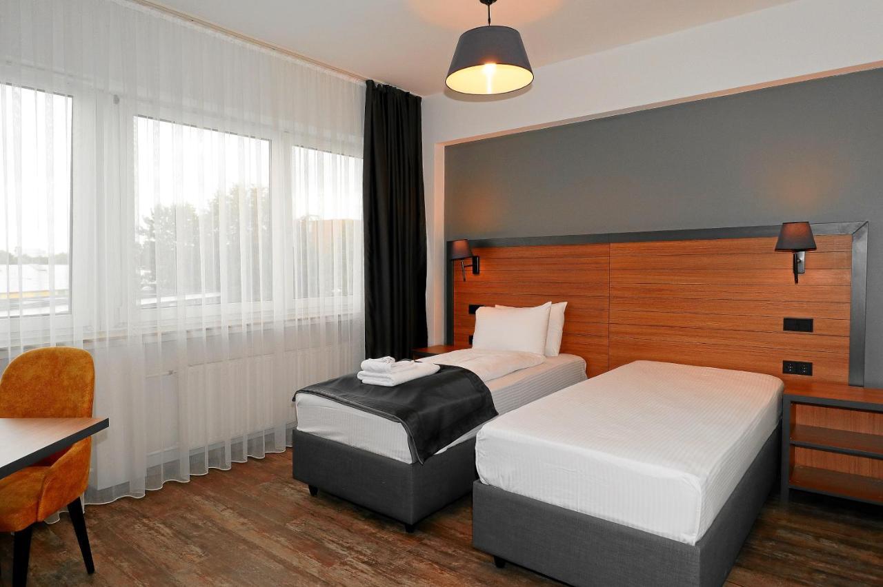 MB Hotel *